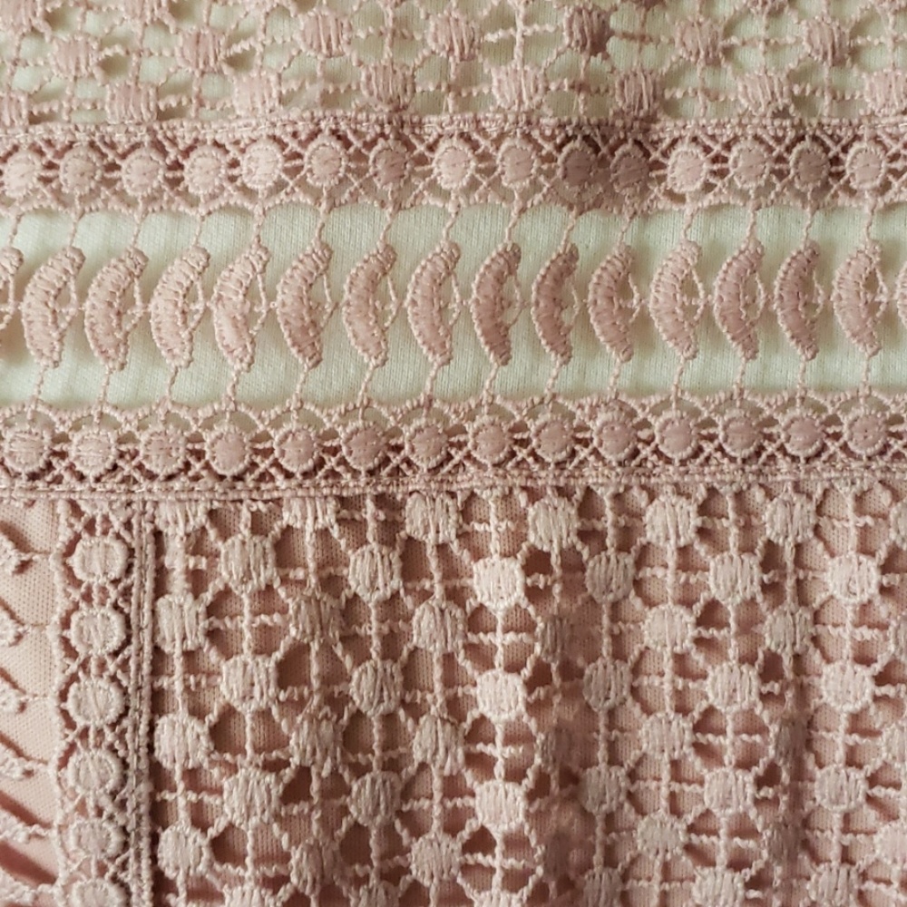 New Romeo and Juliet Lace dress - Picture 6 of 6